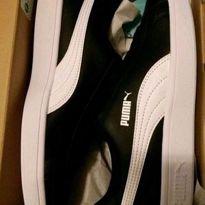 NIB Puma Smash v2 Shoes
